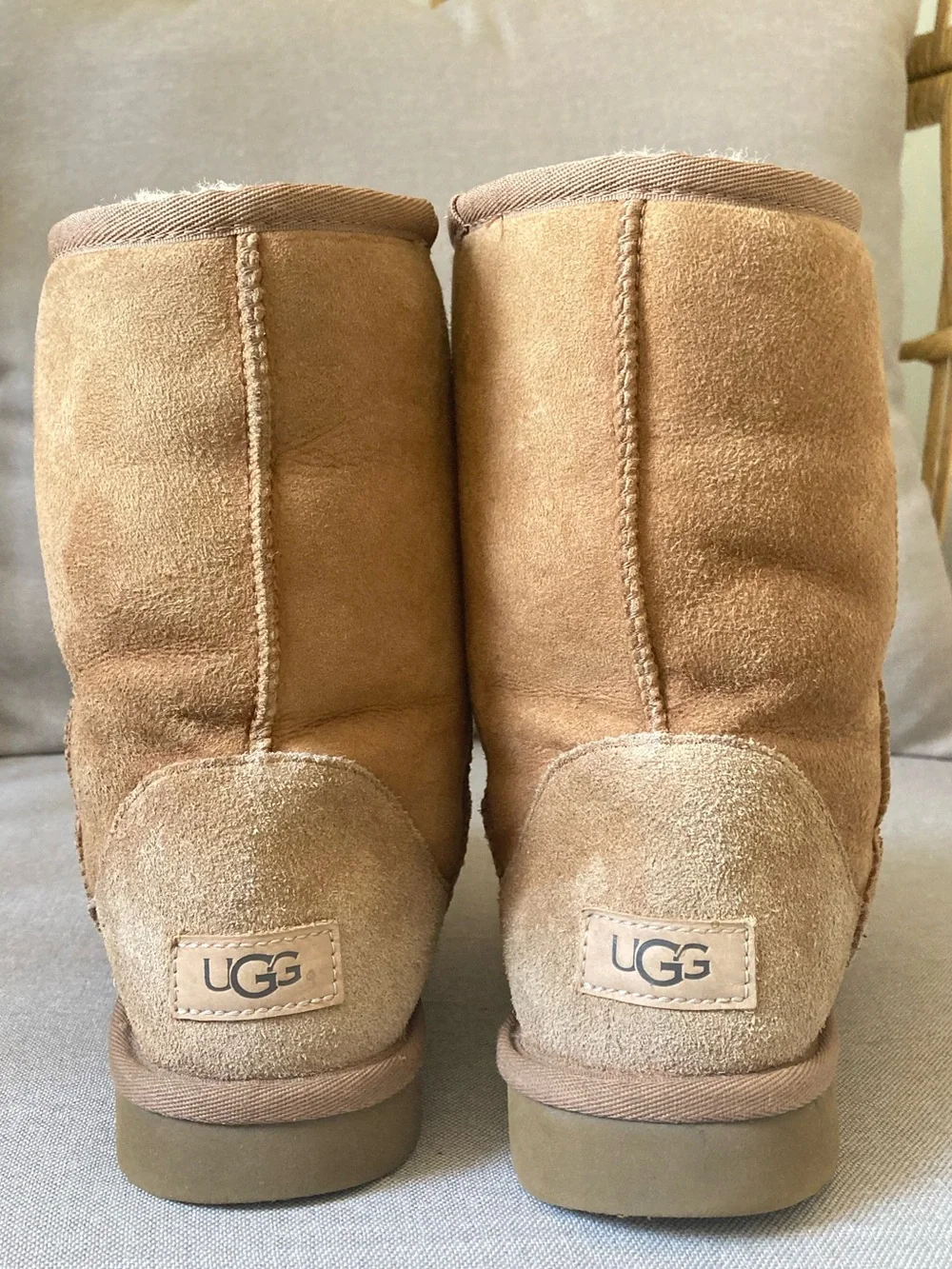 UGG Classic Short II Boots Chestnut Suede Shearling Size 8